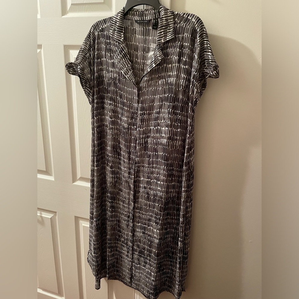 NWTS DUSTER H BY HALSTON M BUTTONS DOWN FRONT